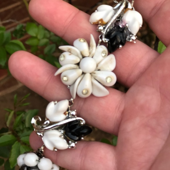 “Concerto” 🎶 Hand crafted bracelet from upcycled vintage jewelry! - Picture 3 of 10